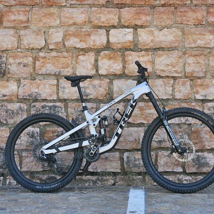 Trek Slash 9.9 X0 AXS T-Type Gen 6